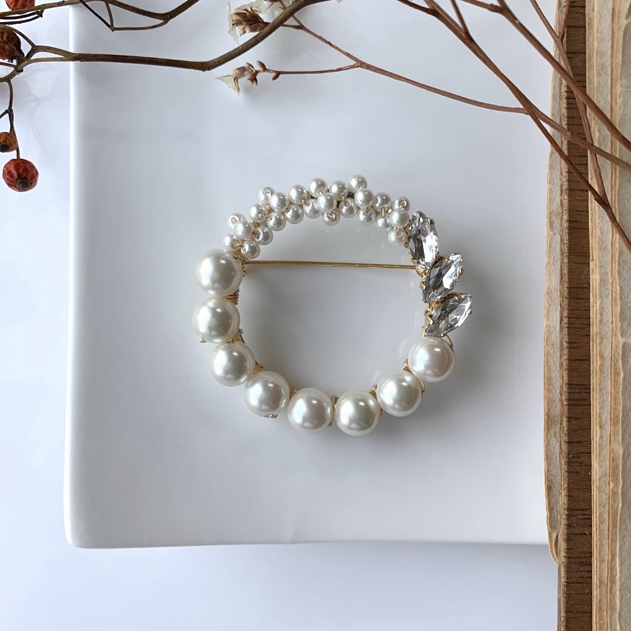 ビジュー×ナチュラルホワイトパール✴︎ブローチ